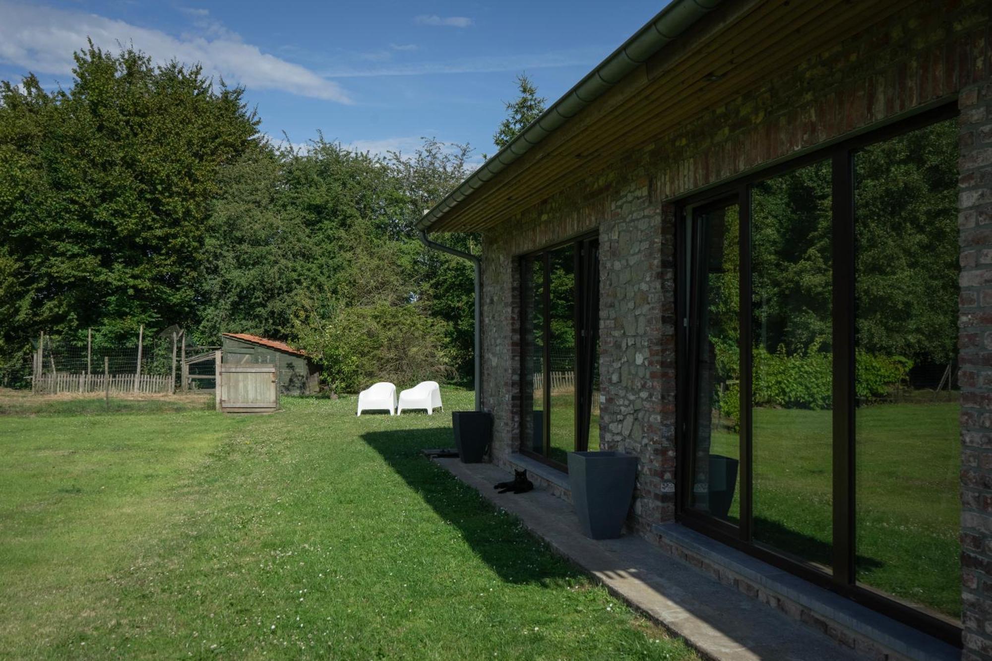 Au Petit Canteleu - Bed & Breakfast Beloeil Exterior photo